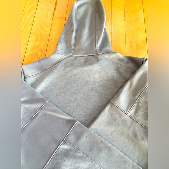 UA Men’s Hoodie - Picture 5 of 6